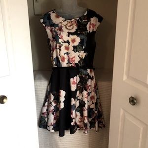 Floral dressy spring summer dress size 12 with belt